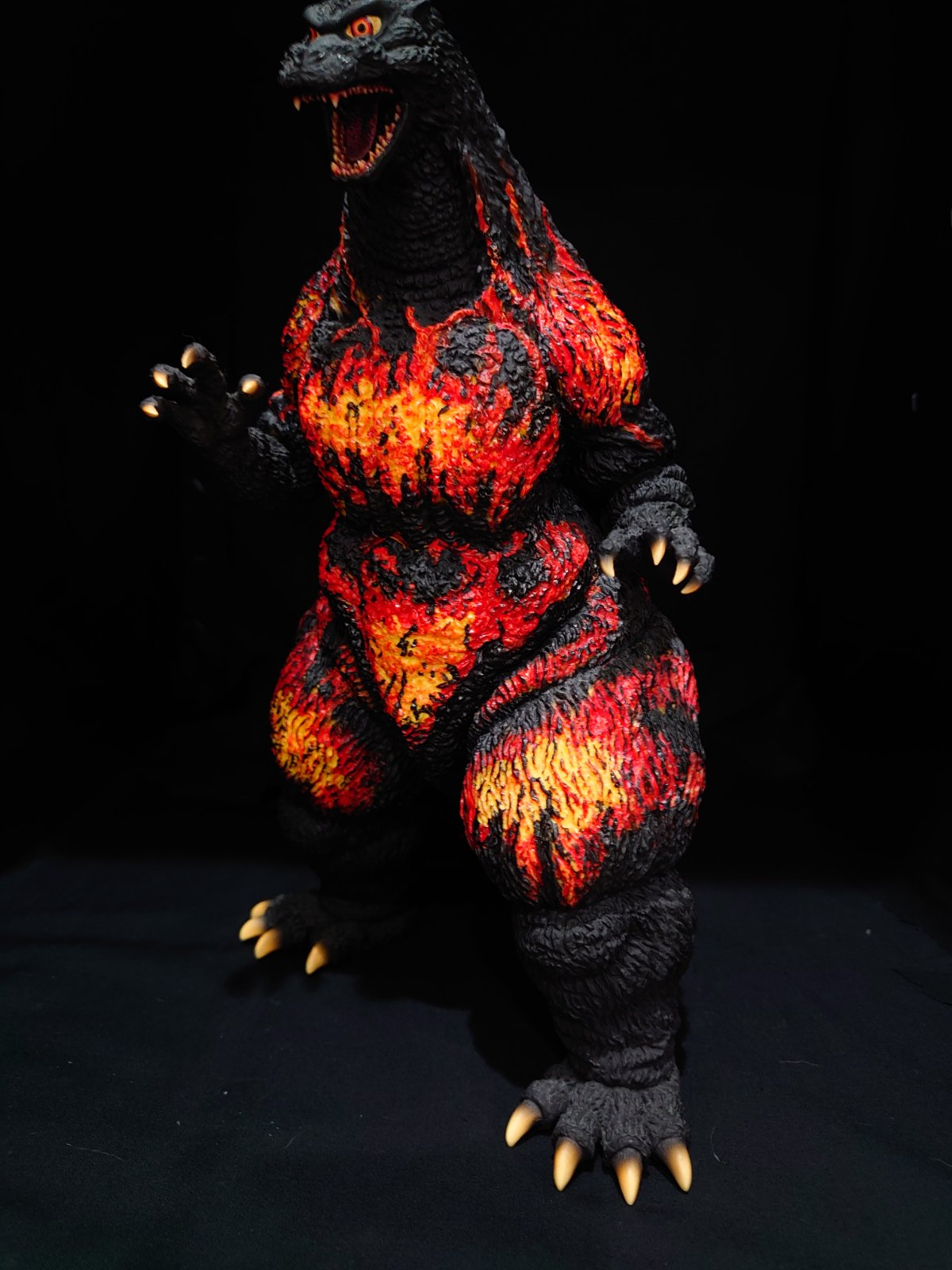 X-plus Yuji Sakai Sculpture Collection Godzilla (1995) Hong Kong Landing Regular Version.2020.God-060
